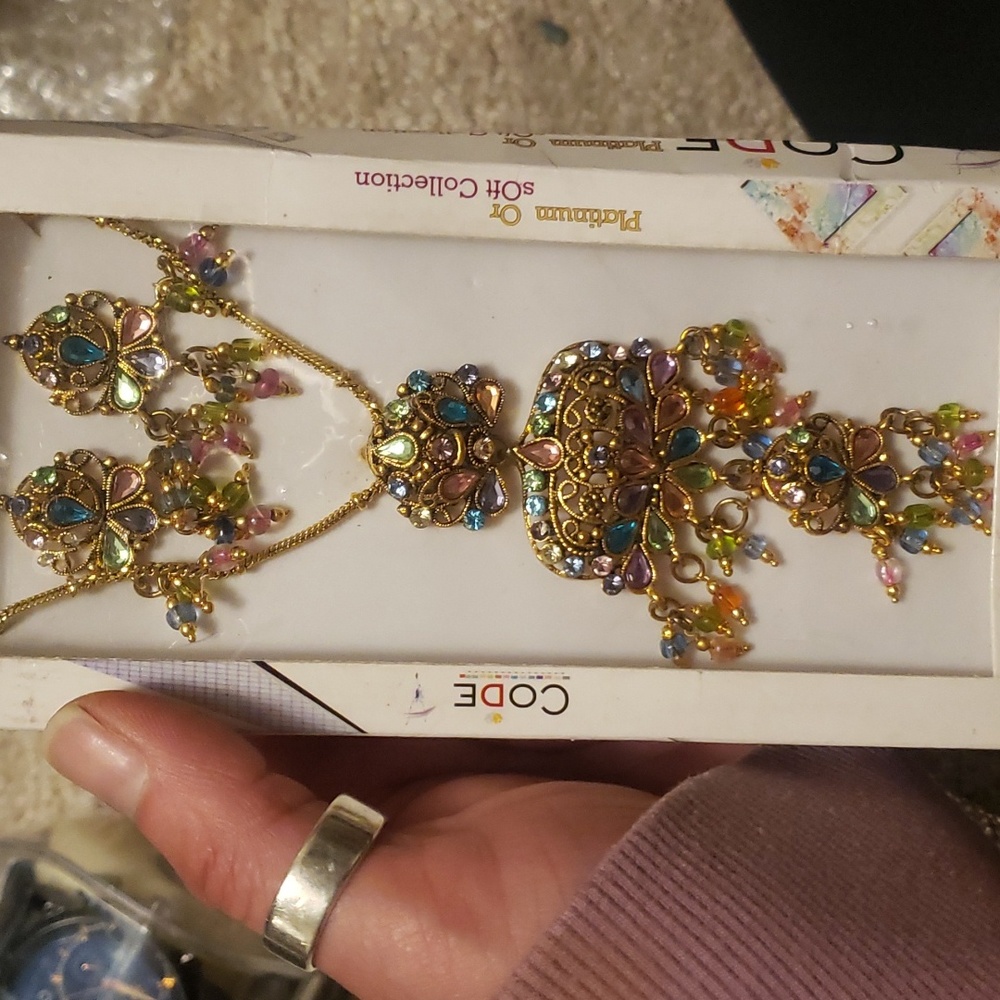 Vintage erring and necklace set new in box still